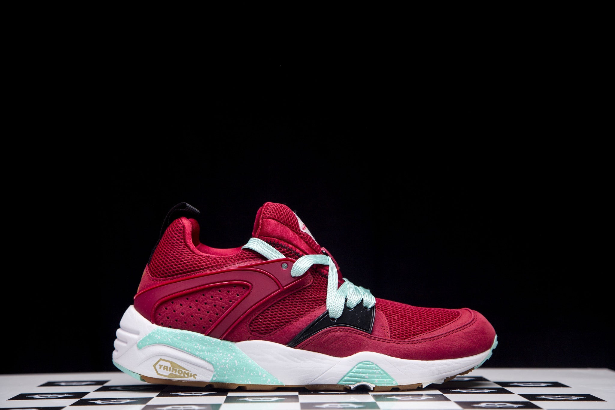 PUMA BLAZE OF GLORY X SNEAKER FREAKER X PACKERS "BLOODBATH" 361044 01 - thesneakerspy