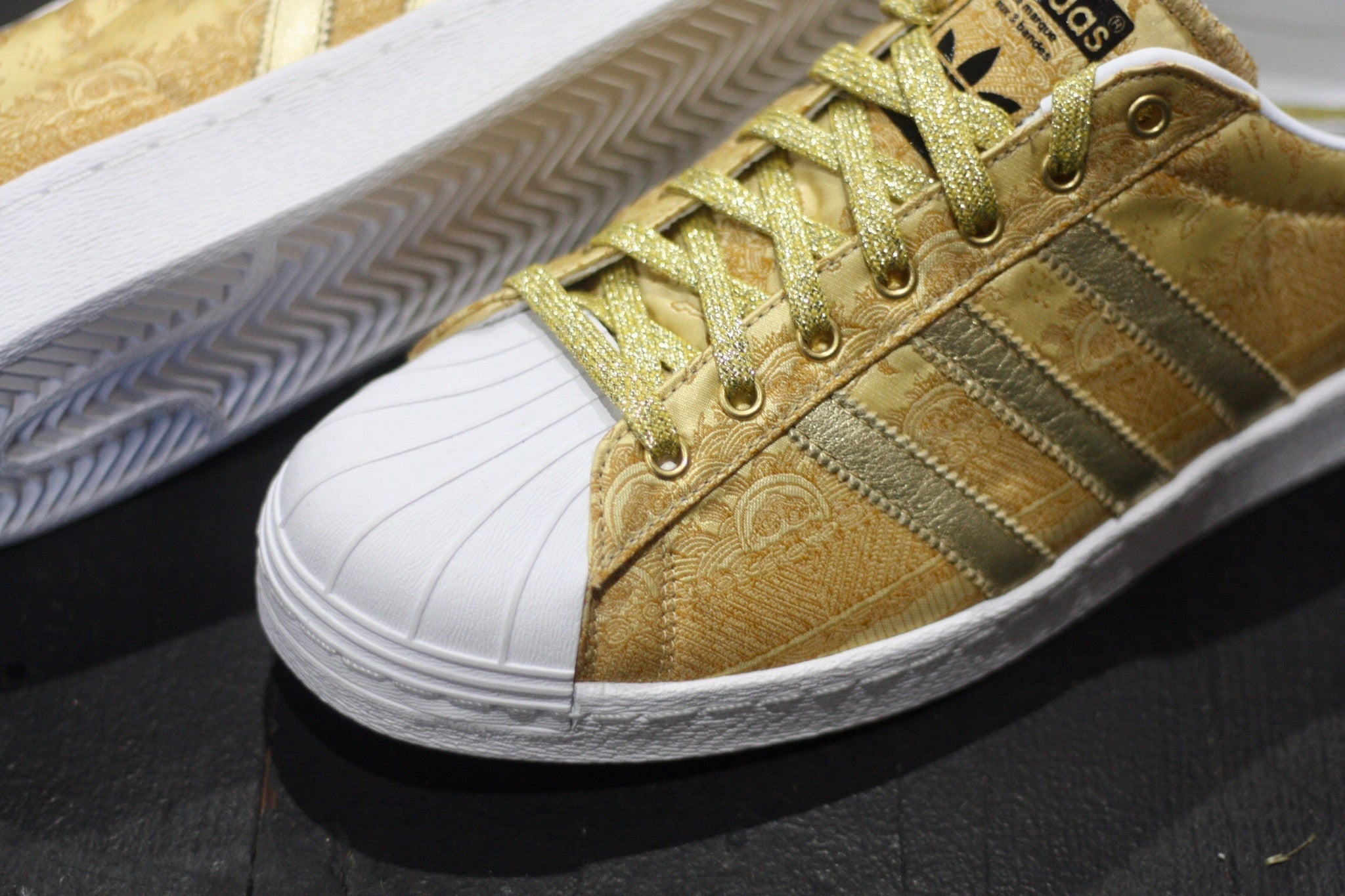 ADIDAS SUPERSTAR 80'S CNY "YEAR OF THE HORSE GOLD" D65867 - thesneakerspy