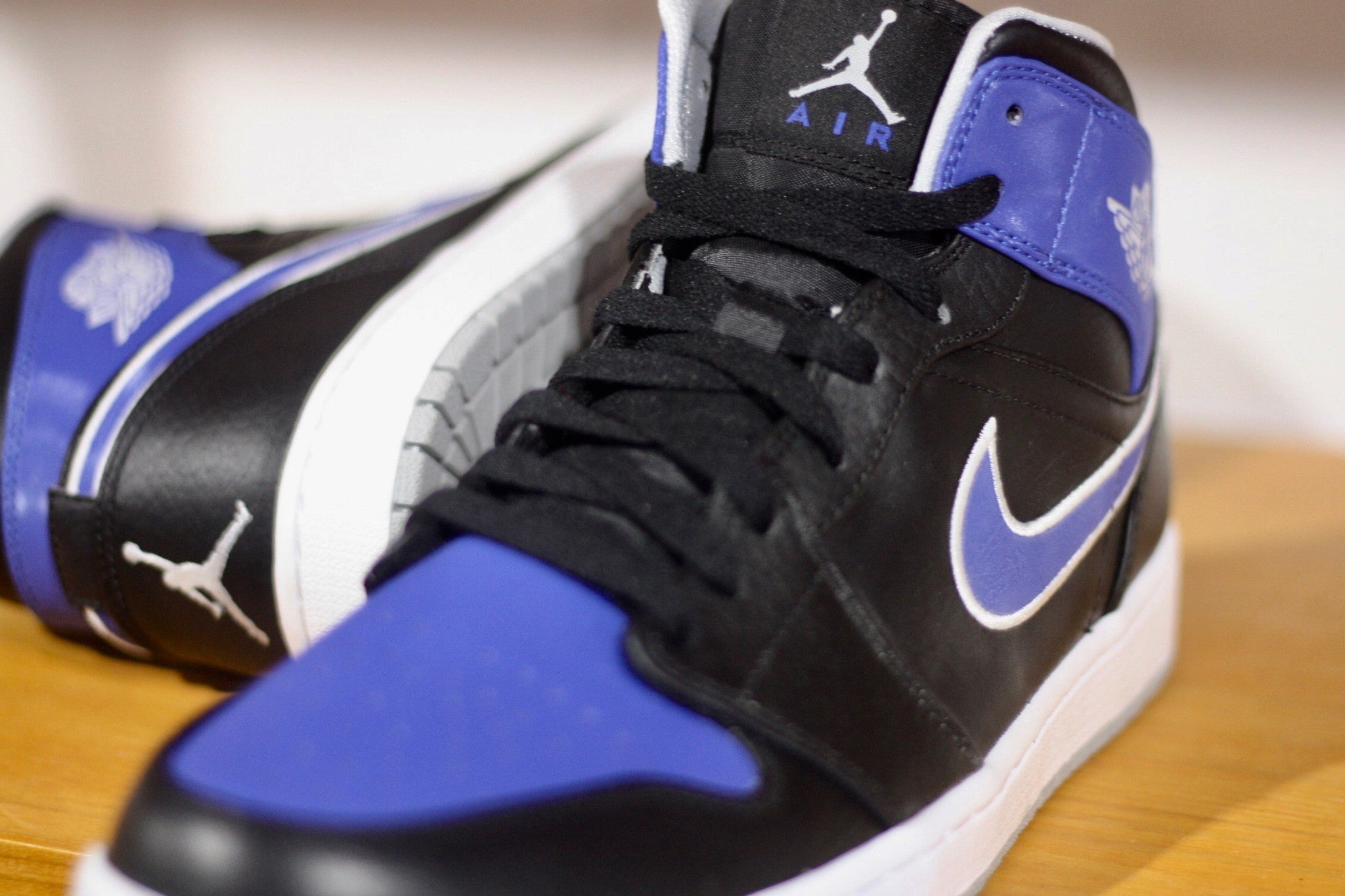 AIR JORDAN RETRO 1 MID "ROYAL/BLACK" 554724-007 - thesneakerspy