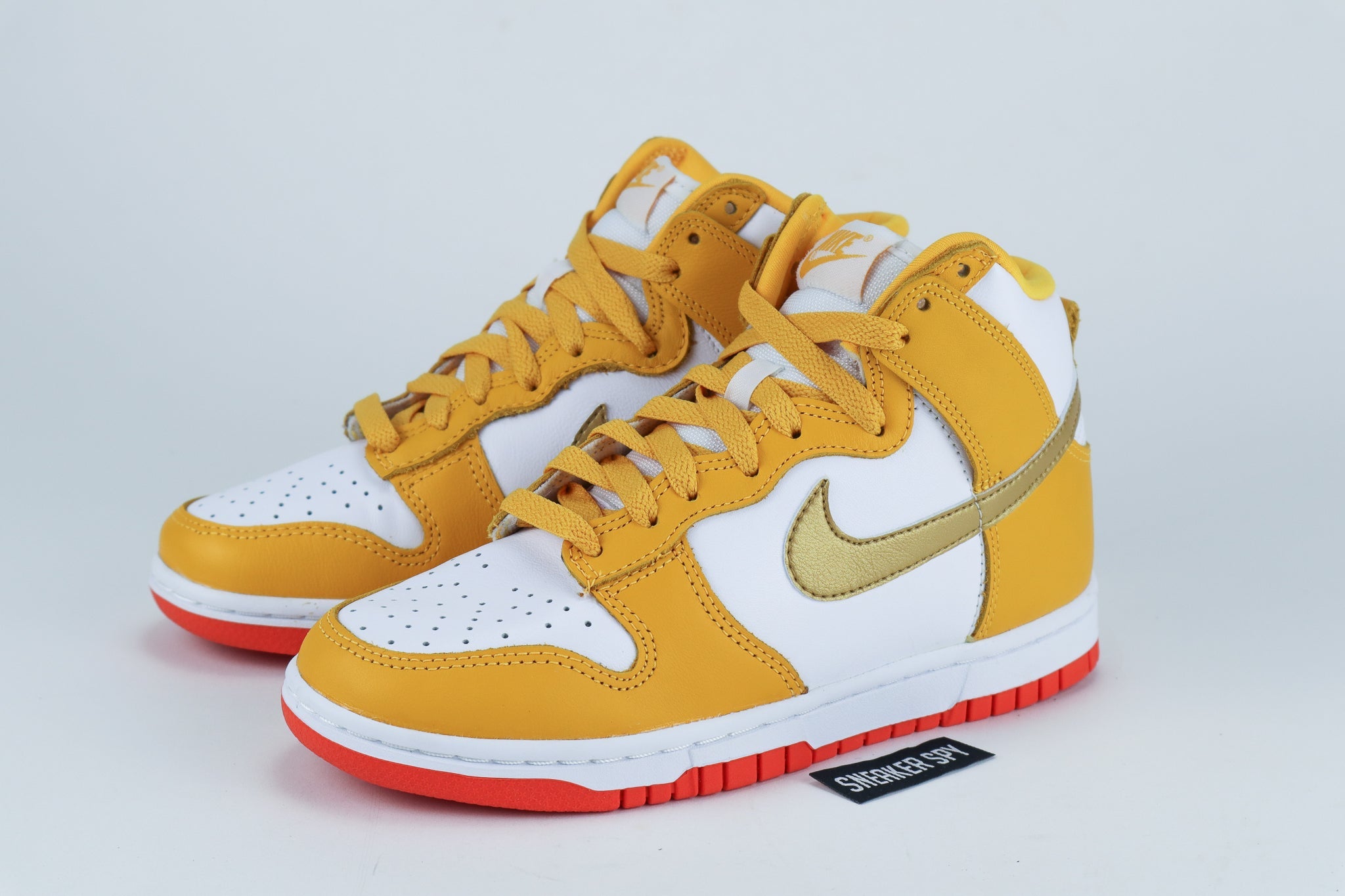 NIKE DUNK HIGH WOMENS "UNIVERSITY GOLD" DQ4691 700