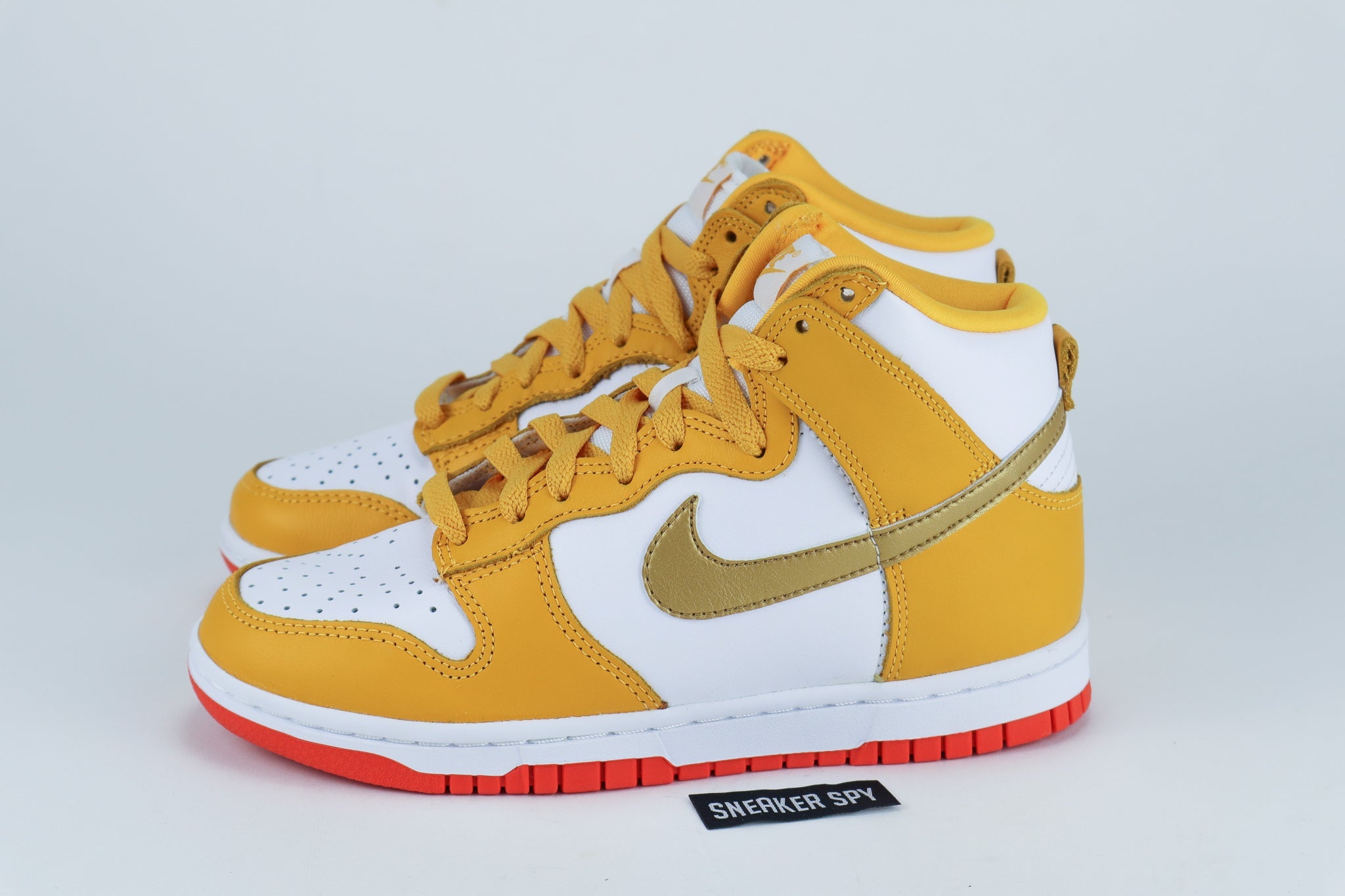 NIKE DUNK HIGH WOMENS "UNIVERSITY GOLD" DQ4691 700