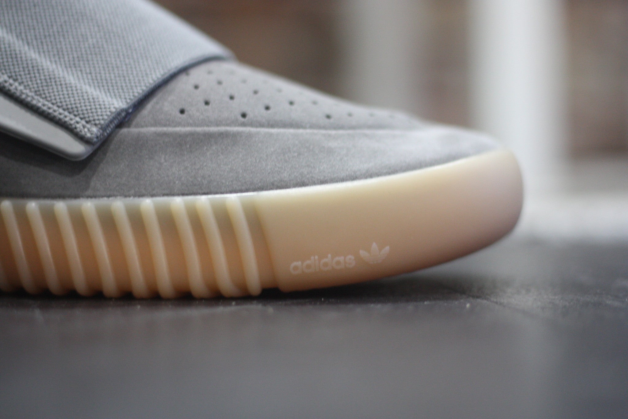 ADIDAS YEEZY BOOST 750 LIGHT GREY GUM bb1840 - thesneakerspy