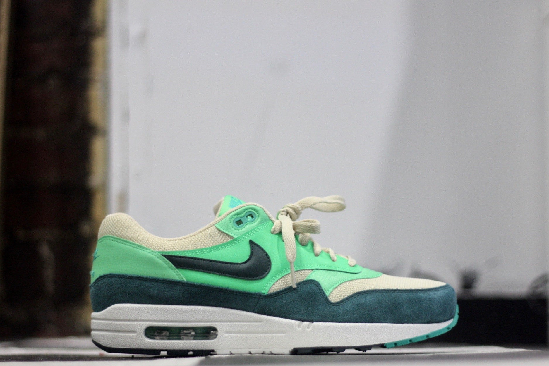 NIKE AIR MAX 90 ESSENTIAL "DARK ATOMIC GREEN" 537383-230