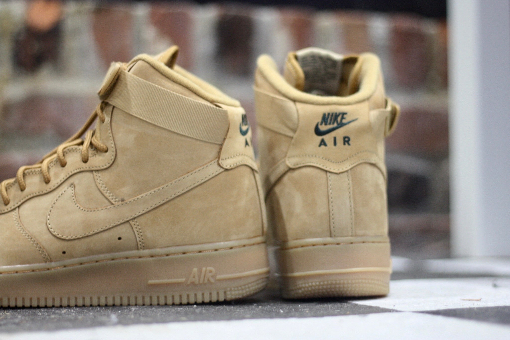 NIKE AIR FORCE 1 HIGH 2007 lV8 "WHEAT" 806403-200