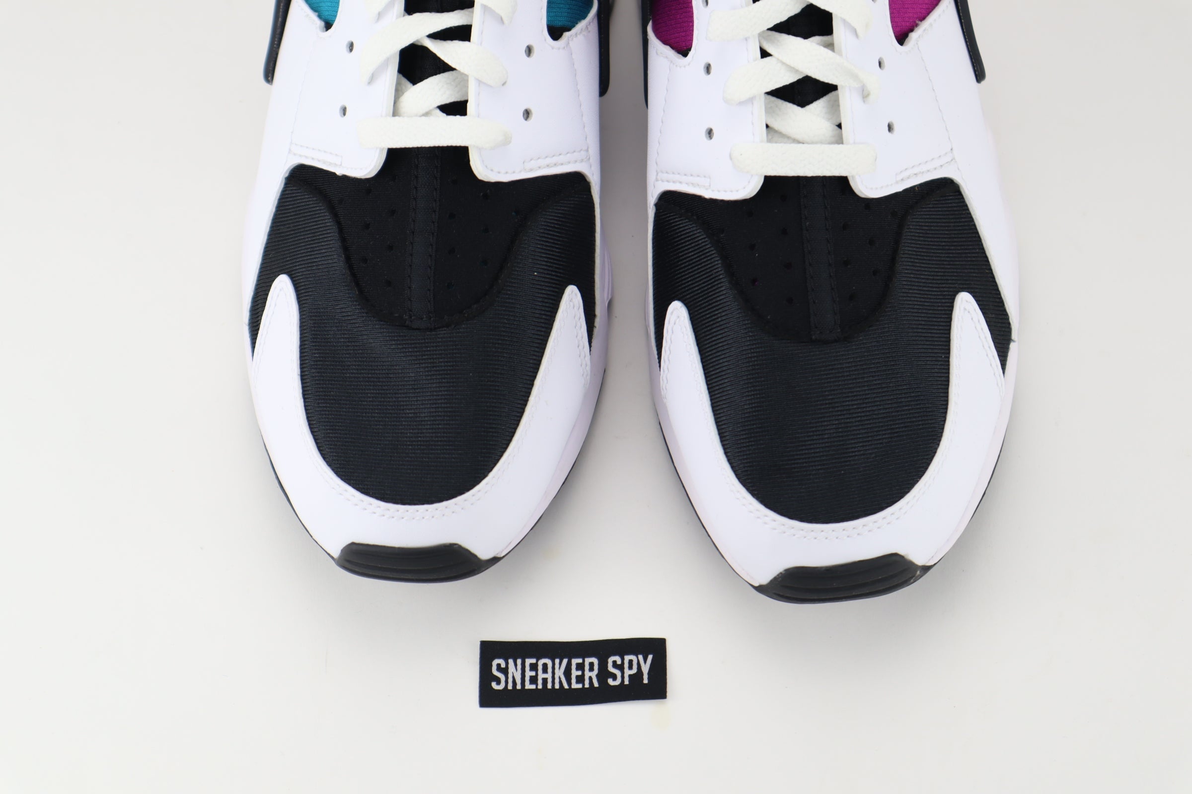 NIKE AIR HUARACHE "PEACE AND LOVE" DM8152 100