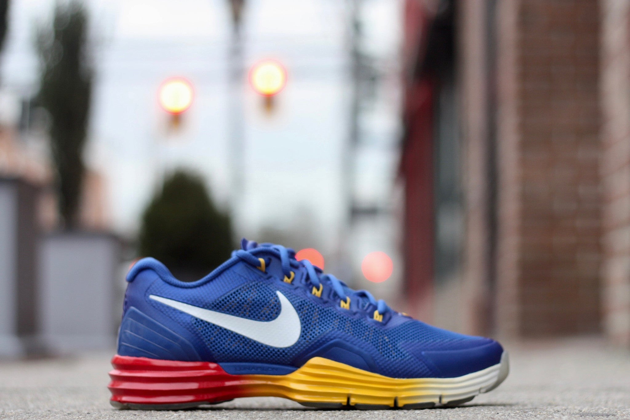 NIKE LUNAR TR1 X MANNY PACQUIAO "ROYAL SUNSET" 540942-401