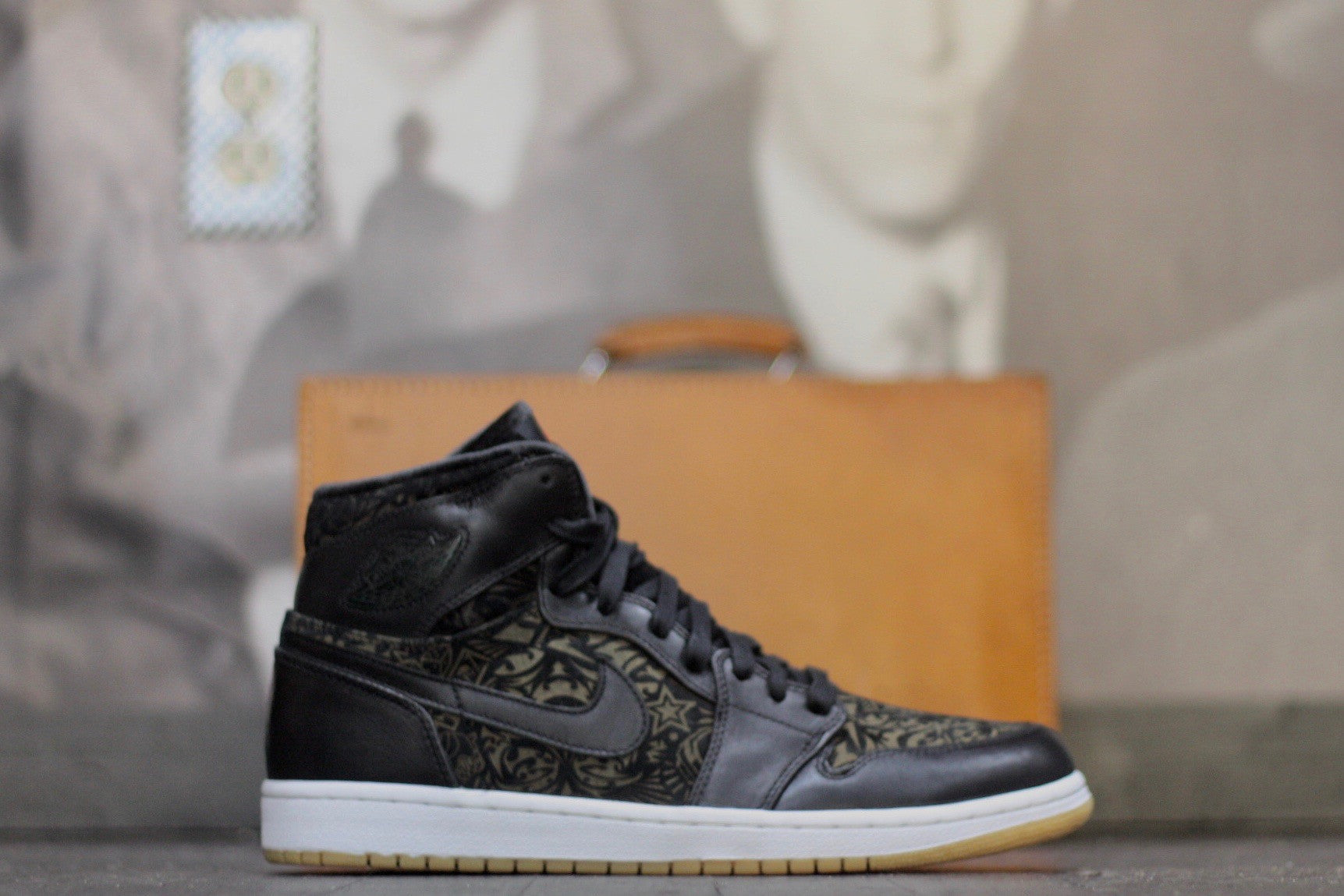 AIR JORDAN RETRO 1 "PREMIUM LUXURY" 332134 061 - thesneakerspy