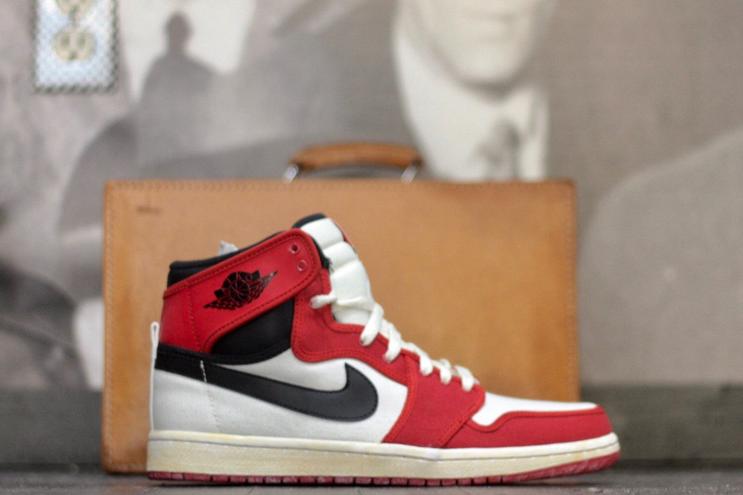 AIR JORDAN RETRO 1 KO HI "VARSITY RED" 402297 101 - thesneakerspy