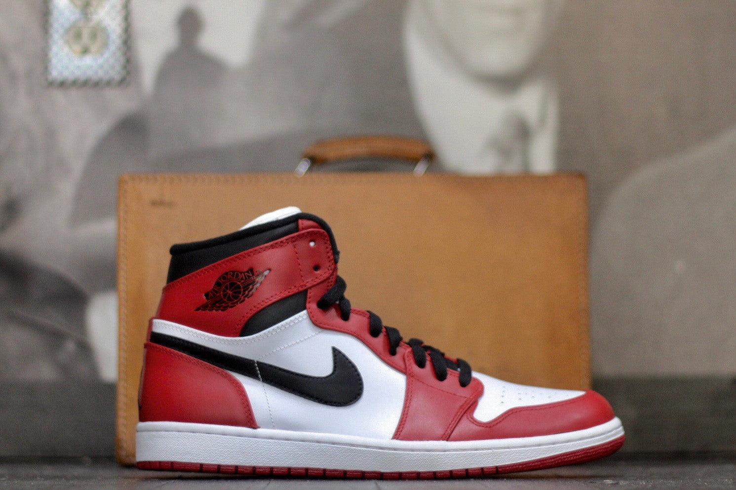 AIR JORDAN RETRO 1 "CHICAGO" 332550-163 - thesneakerspy