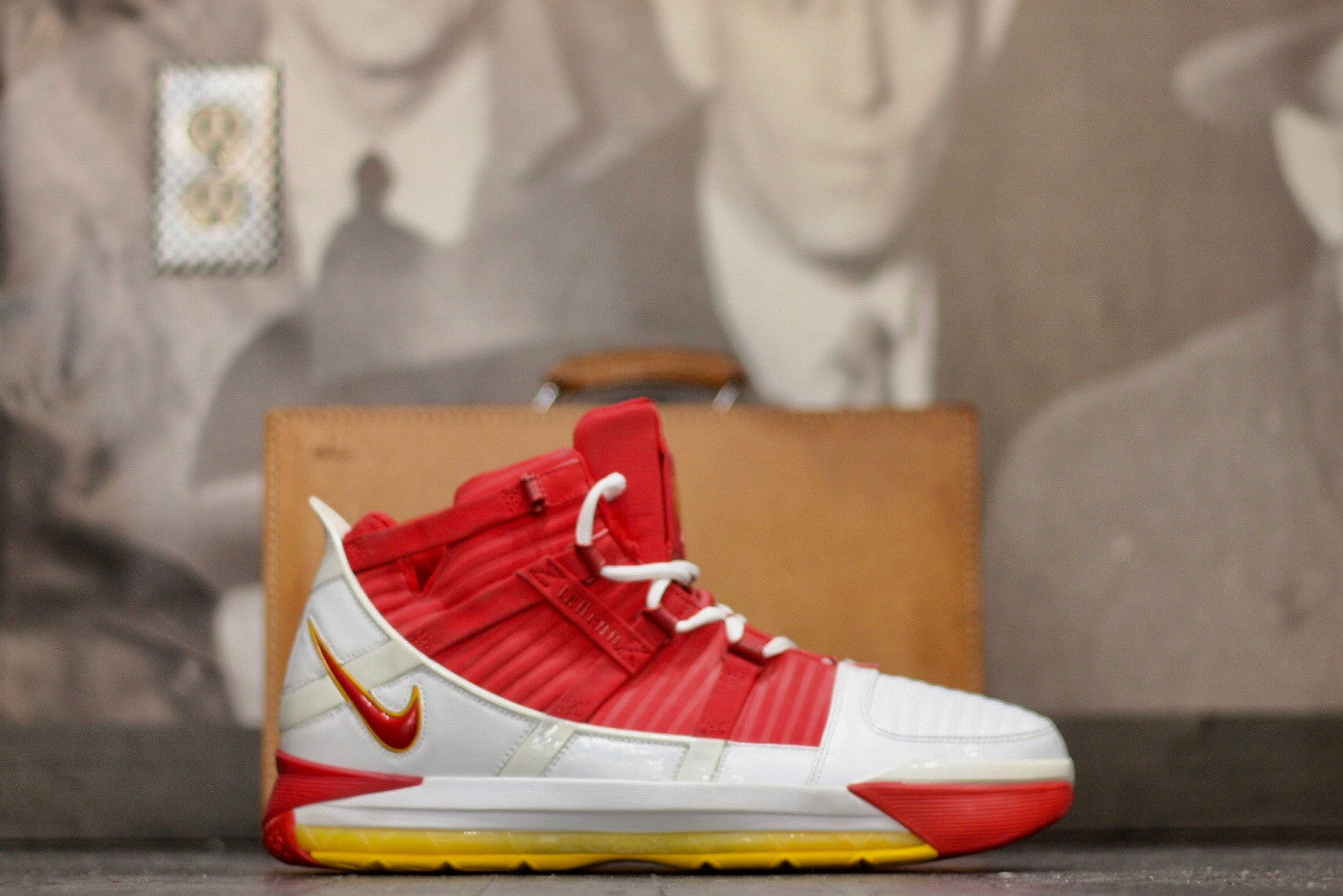 NIKE LEBRON "FAIRFAX SAMPLE"