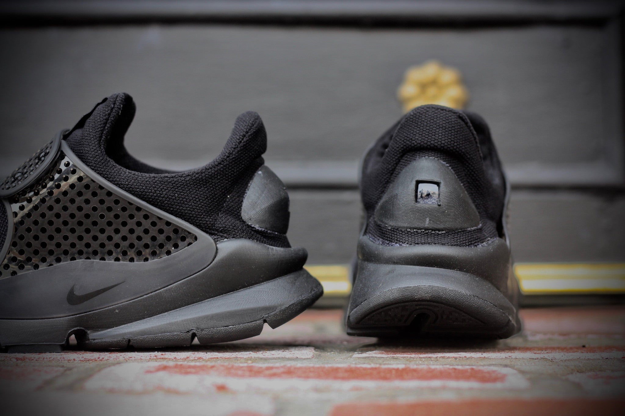 NIKE SOCK DART "TRIPLE BLACK" 819686-001