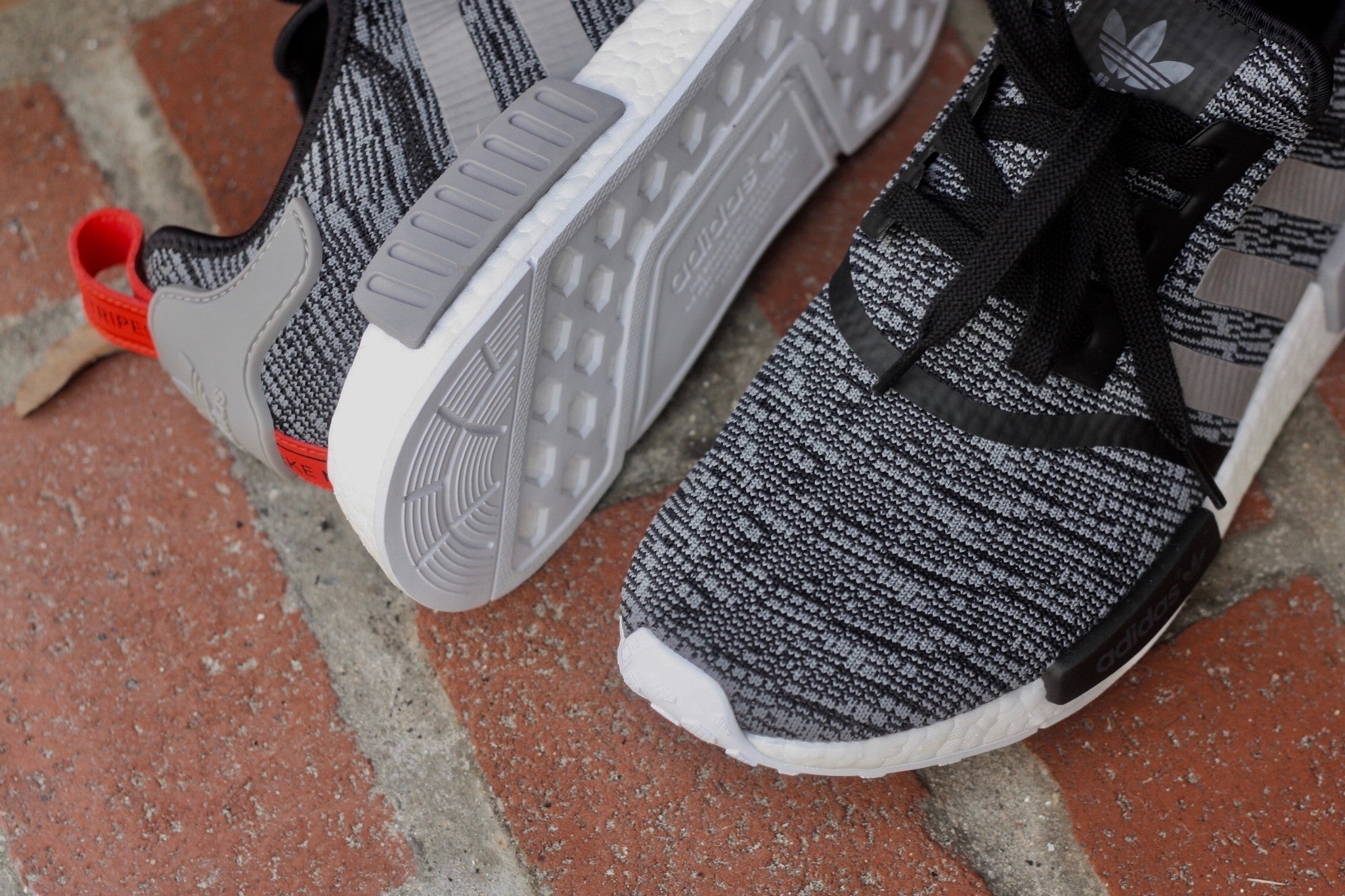 ADIDAS NMD R1 "GLITCH CAMO" BB2884 - thesneakerspy