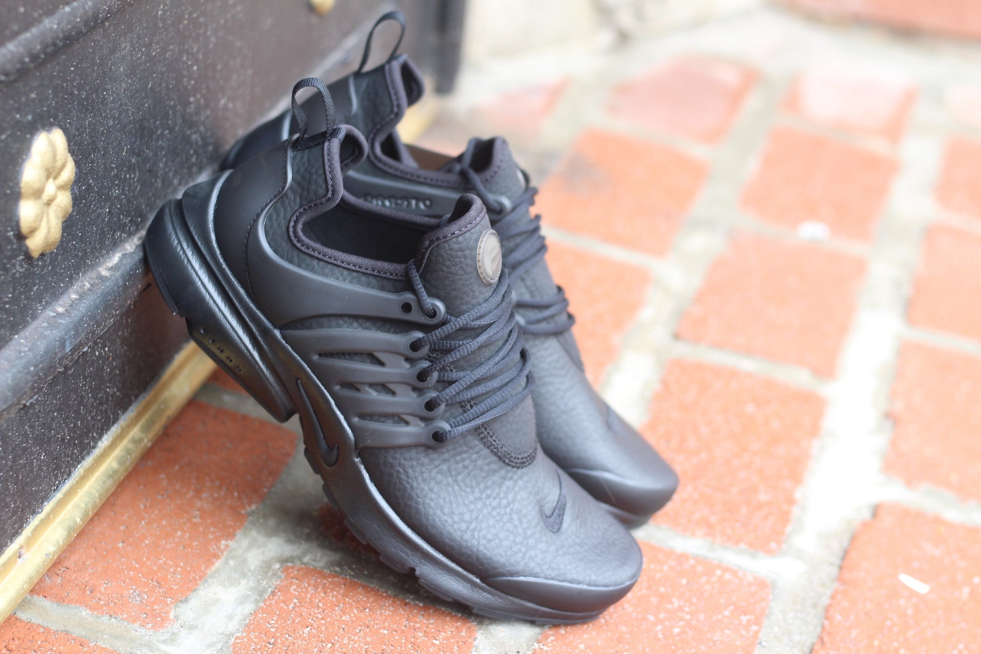 NIKE WOMENS AIR PRESTO PRM "BLACK LEATHER" 878071 002