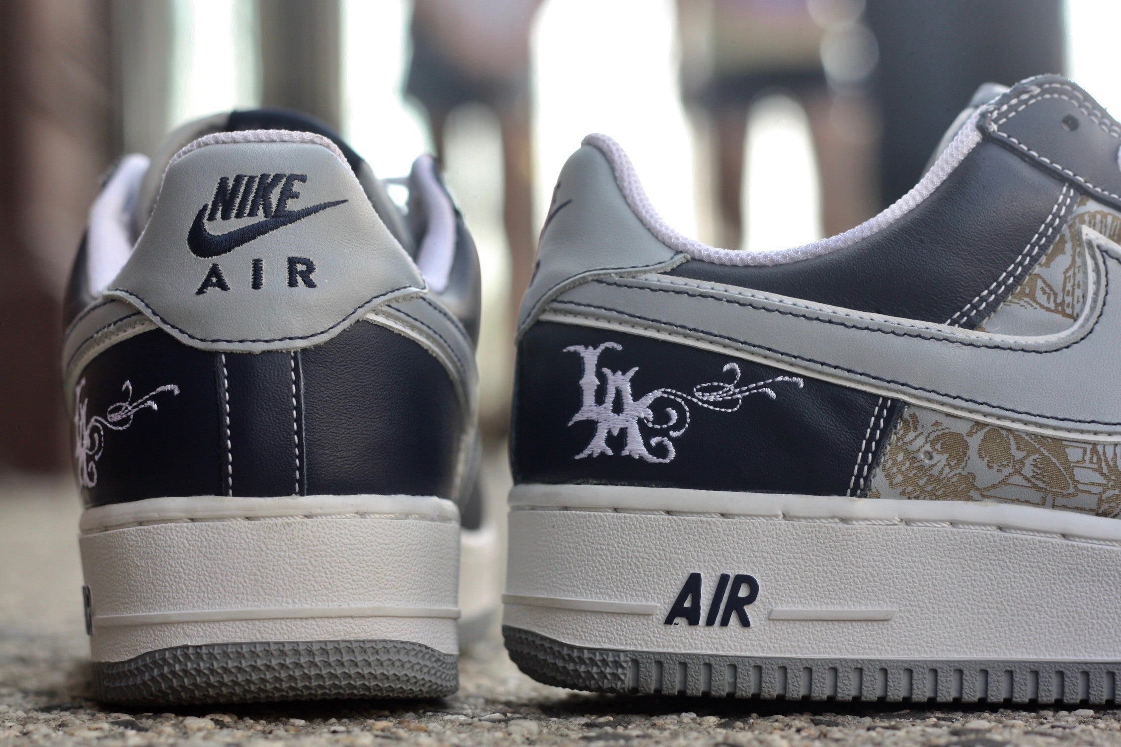 NIKE AIR FORCE ONE X MR CARTOON "LA" 312234-401