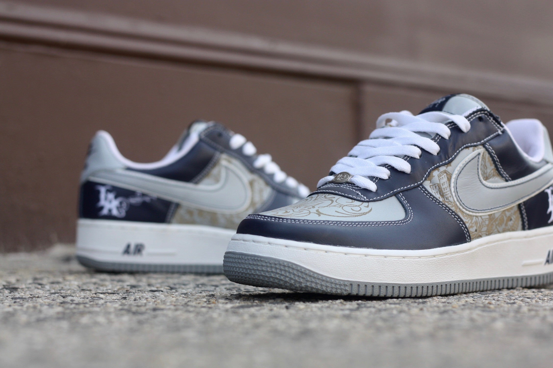 NIKE AIR FORCE ONE X MR CARTOON "LA" 312234-401