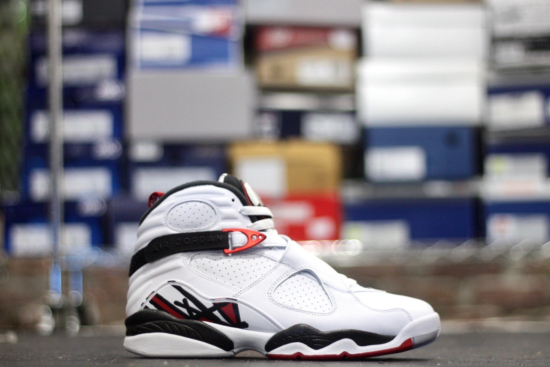 AIR JORDAN RETRO 8 "ALTERNATE HARE" 305381-104 - thesneakerspy