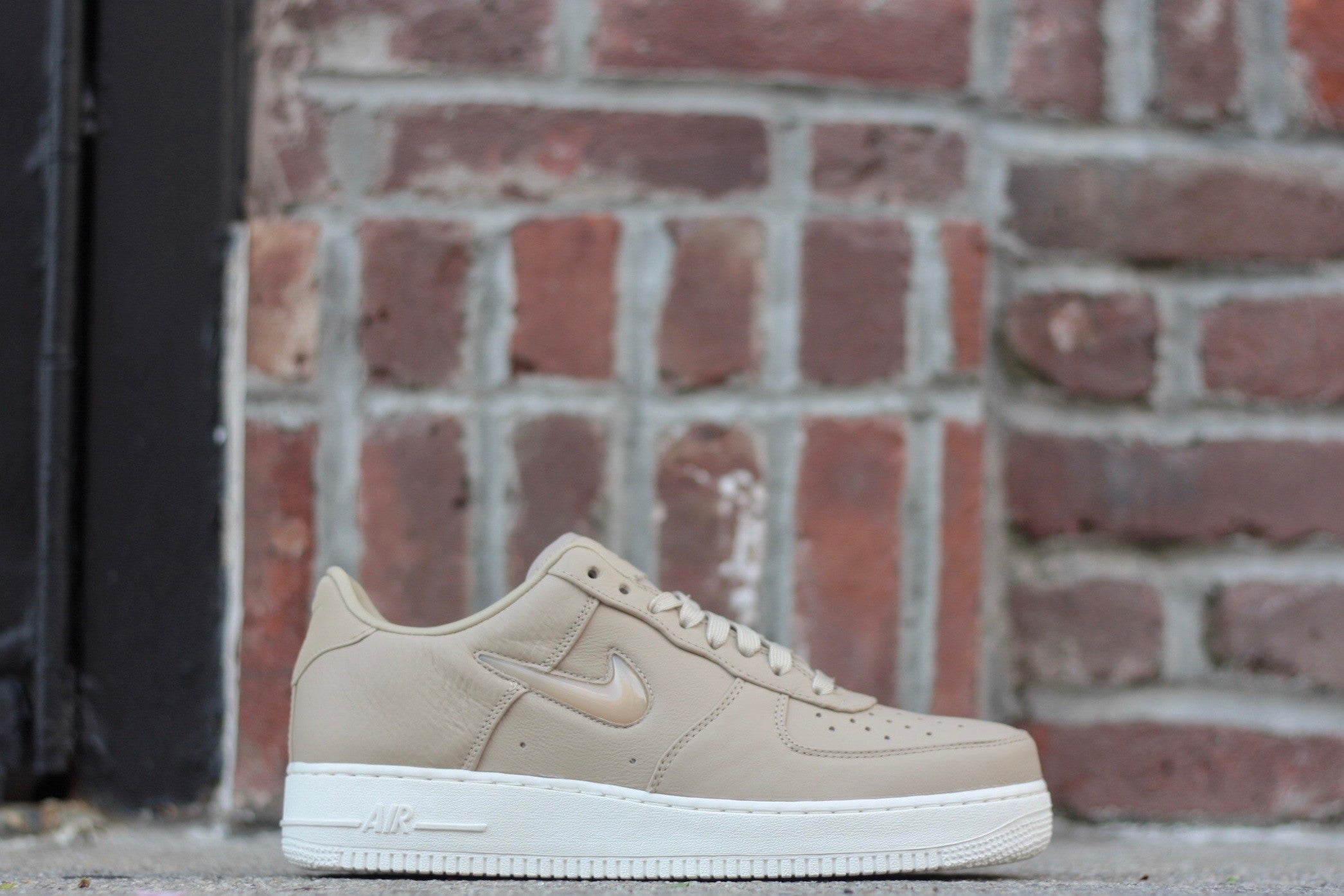 Nike Mens Air Force 1 Retro PRM "Jewel Pack" Mushroom/Sail 941912-200