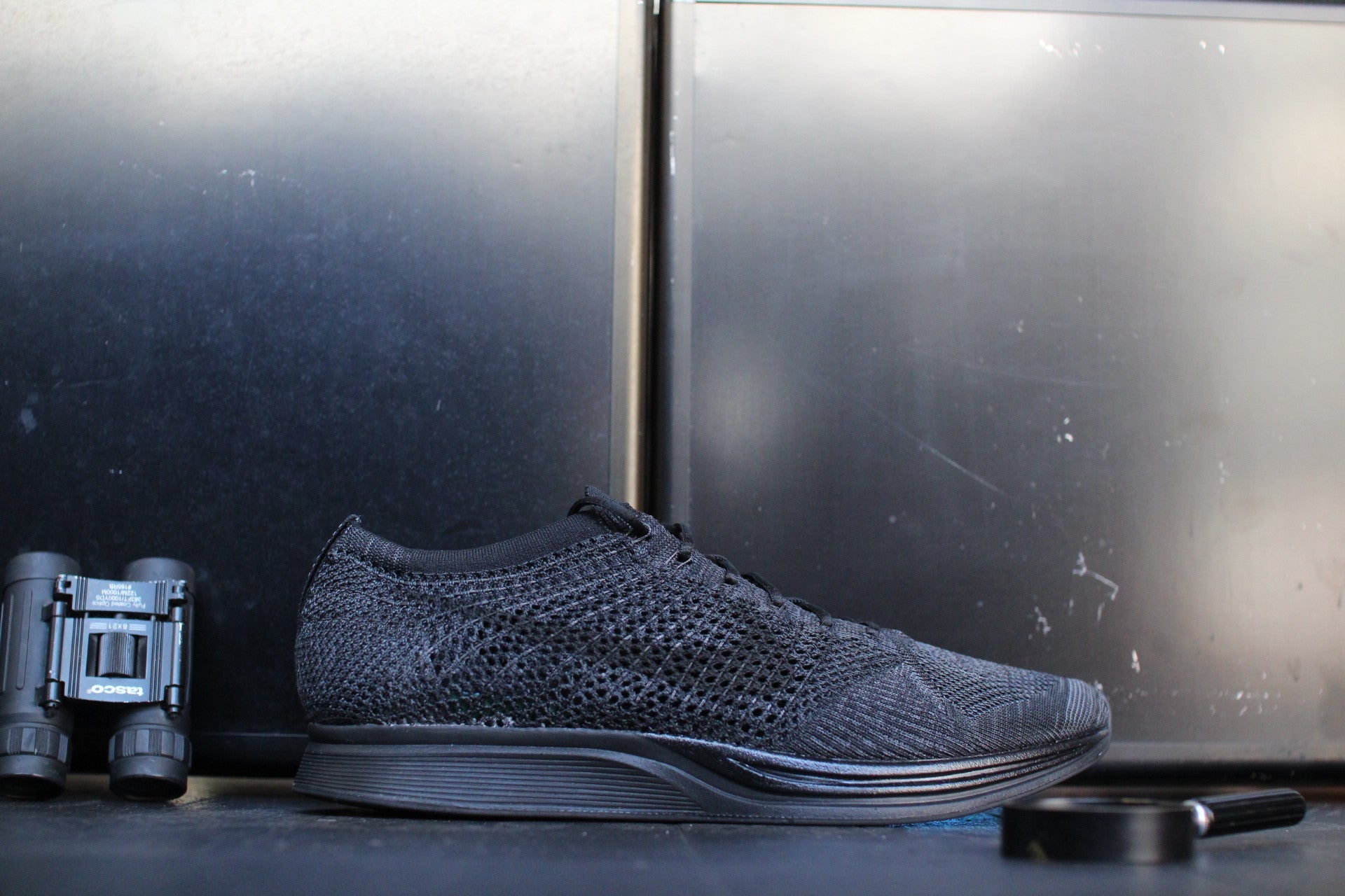 NIKE FLYKNIT RACER "TRIPLE BLACK" 526628 009