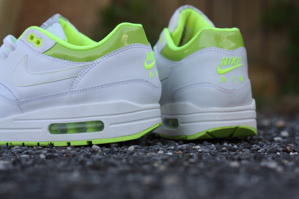 NIKE AIR MAX 1 "VOLT" 308866 114 - thesneakerspy