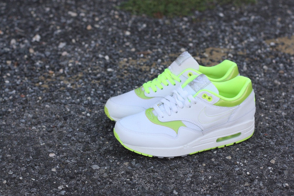 NIKE AIR MAX 1 "VOLT" 308866 114 - thesneakerspy