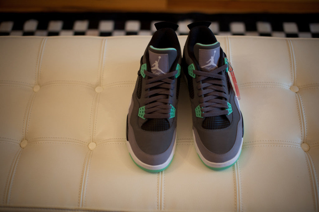 AIR JORDAN RETRO 4 "GREEN GLOW" 308497-033 - thesneakerspy