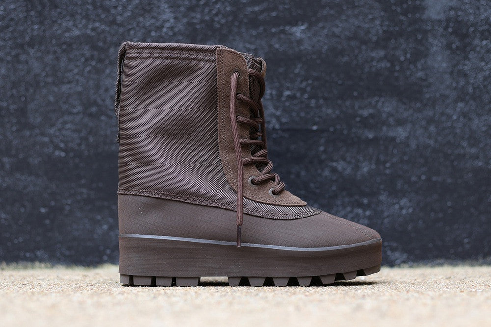 ADIDAS YEEZY 950 MENS "CHOCLATE" - thesneakerspy